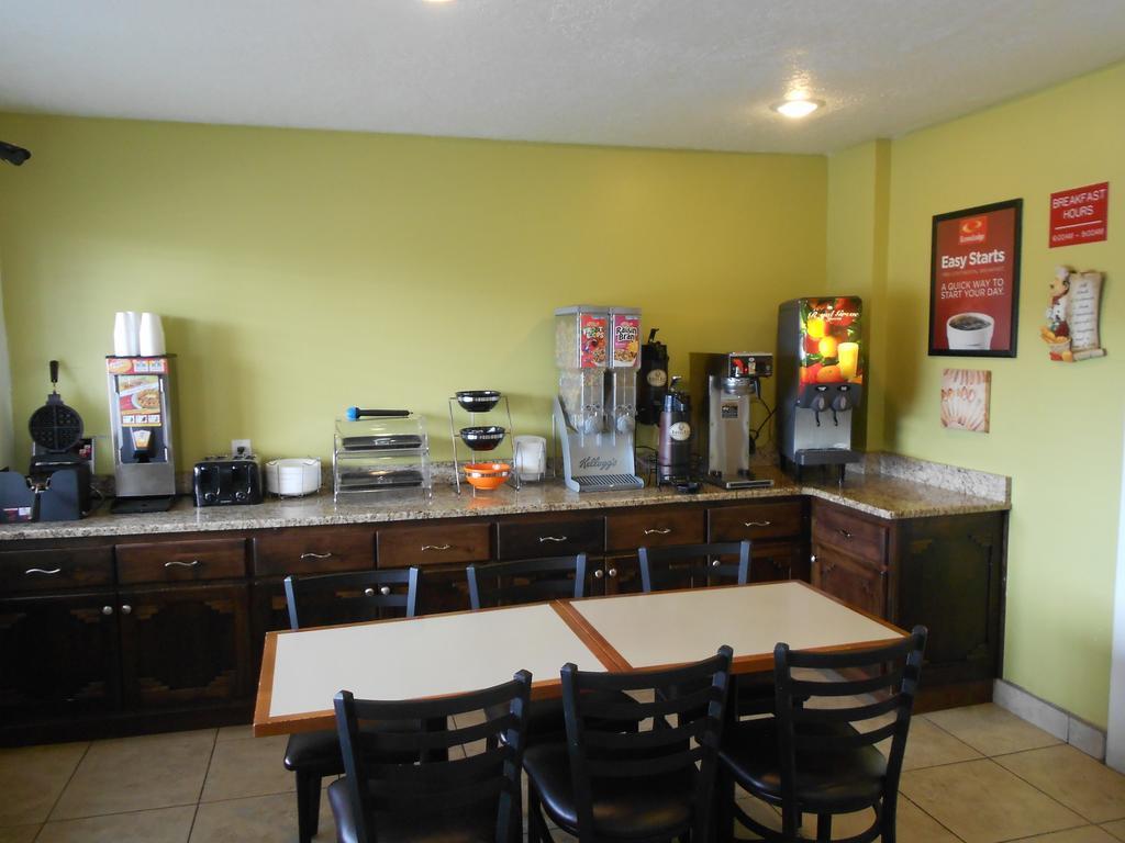 Econo Lodge East Albuquerque Exterior photo