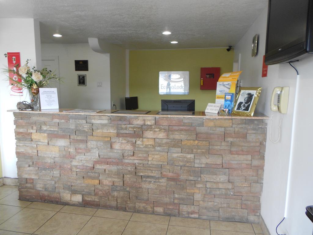 Econo Lodge East Albuquerque Exterior photo