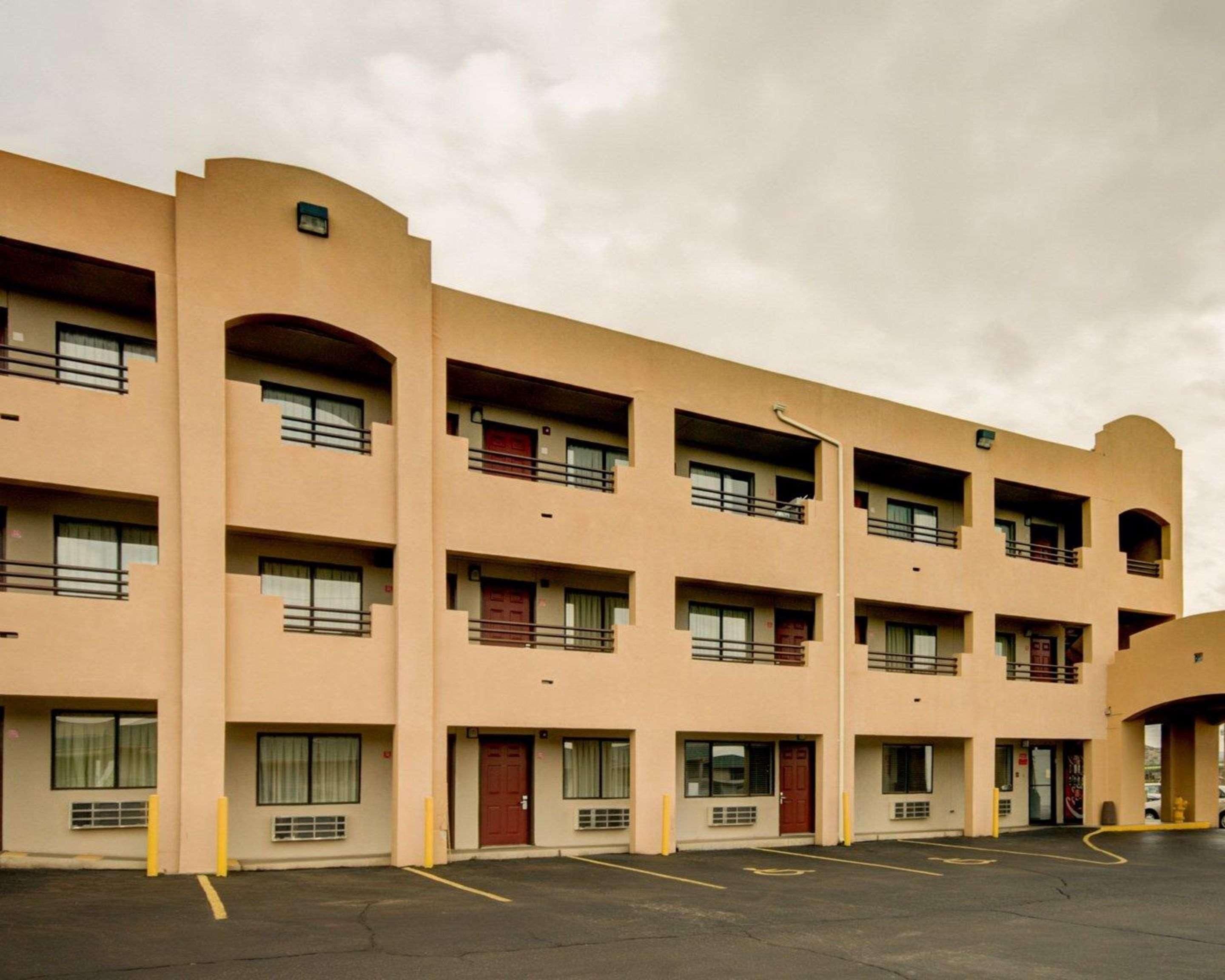 Econo Lodge East Albuquerque Exterior photo
