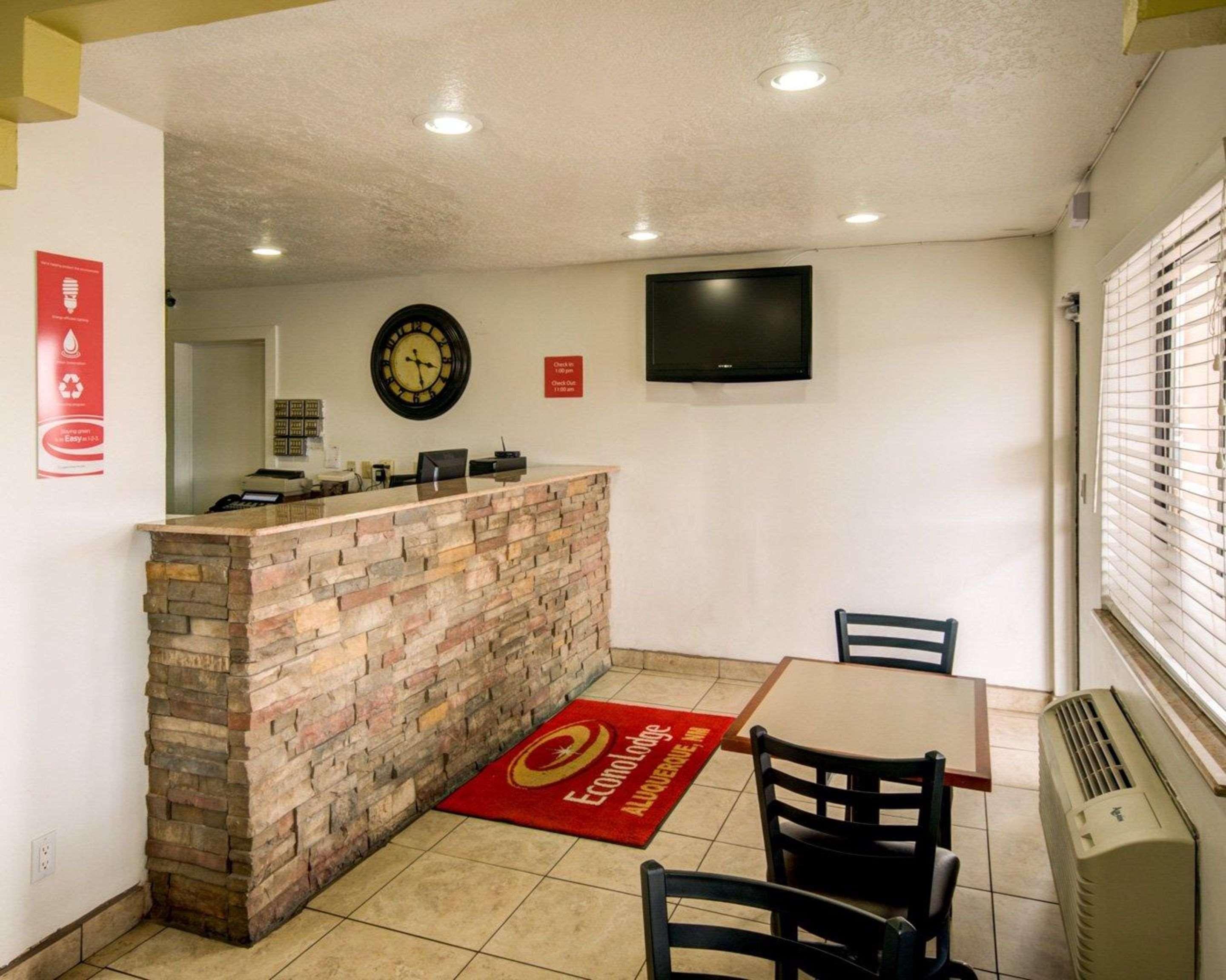 Econo Lodge East Albuquerque Exterior photo