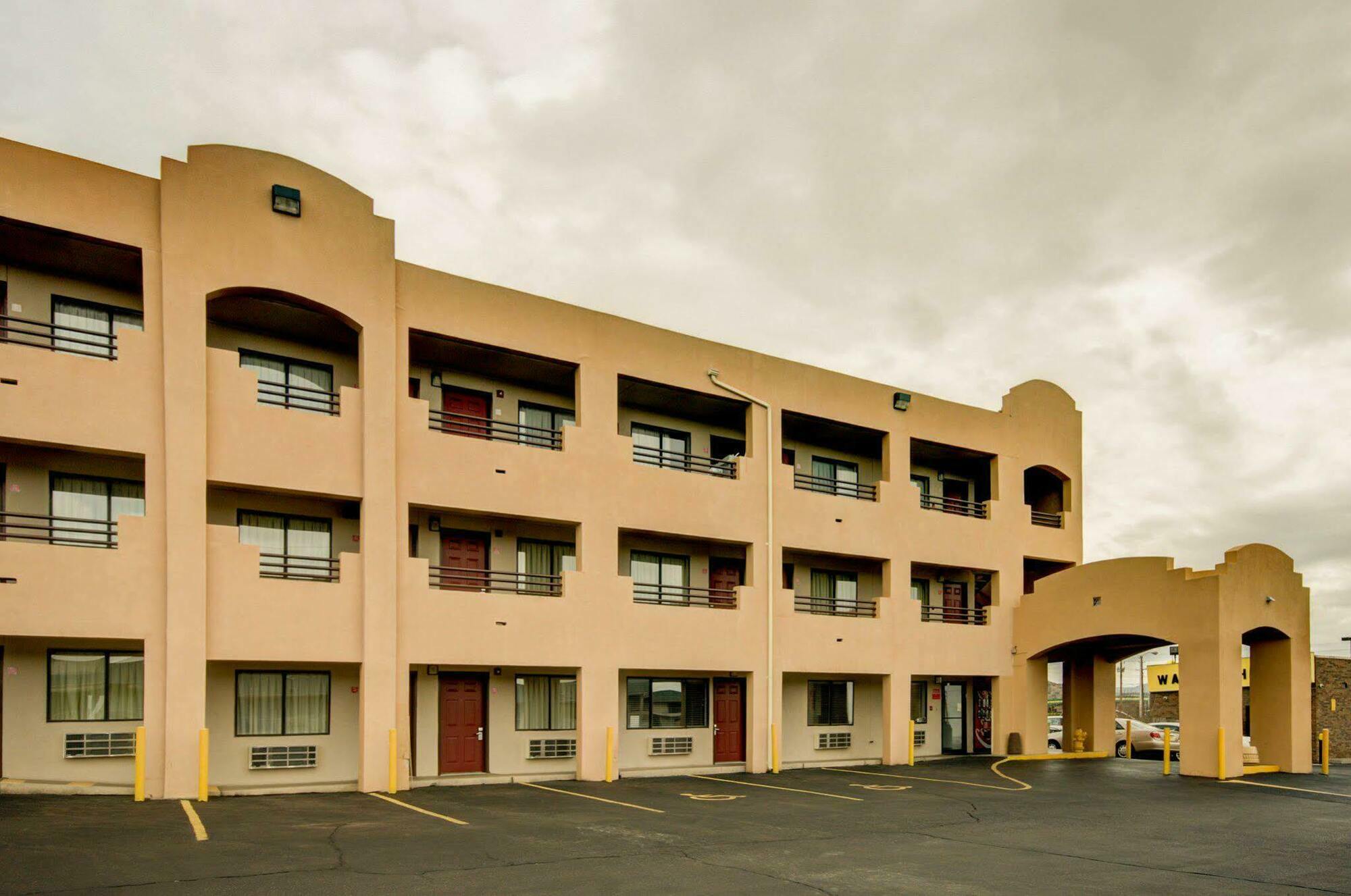 Econo Lodge East Albuquerque Exterior photo