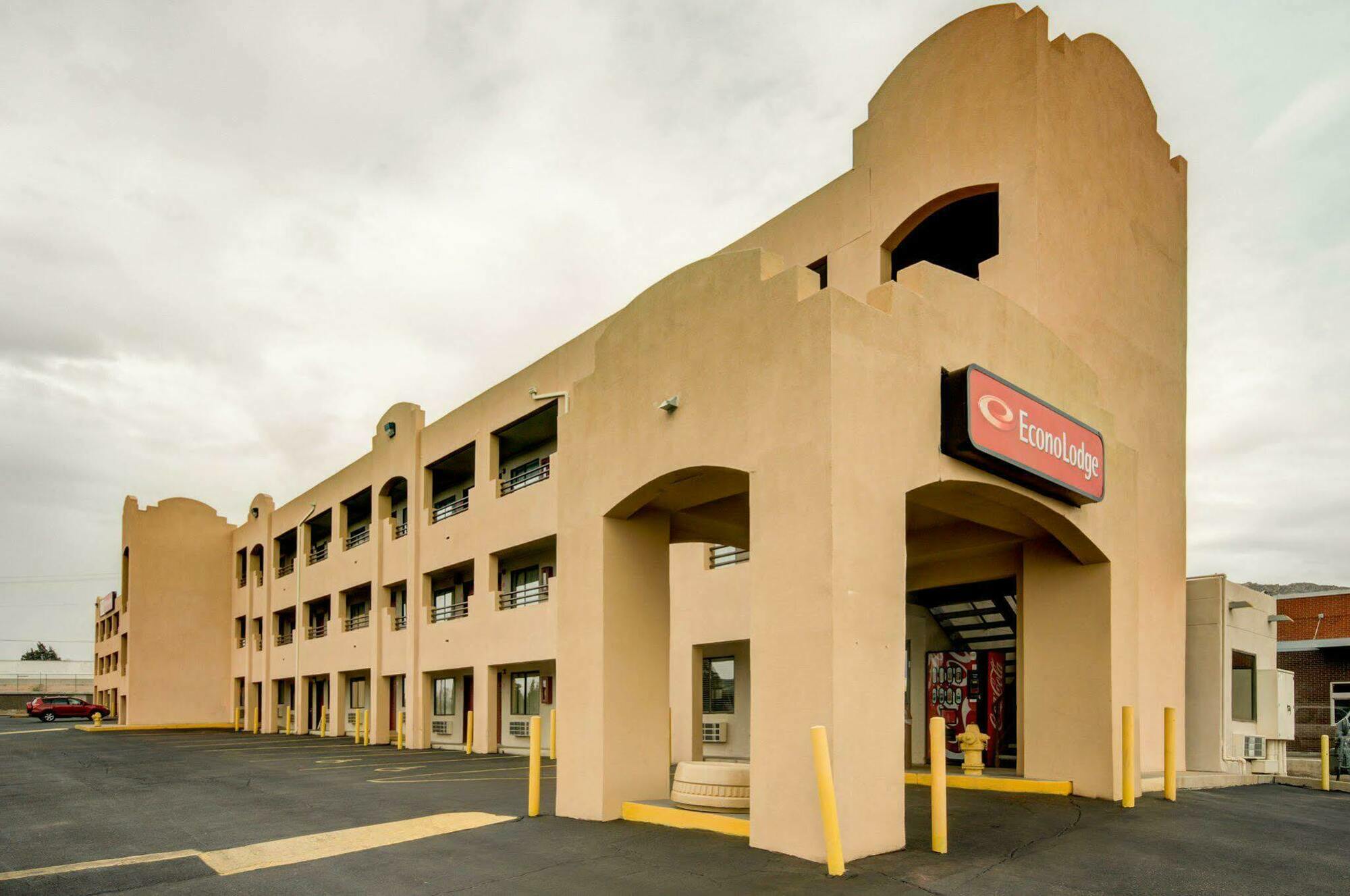 Econo Lodge East Albuquerque Exterior photo