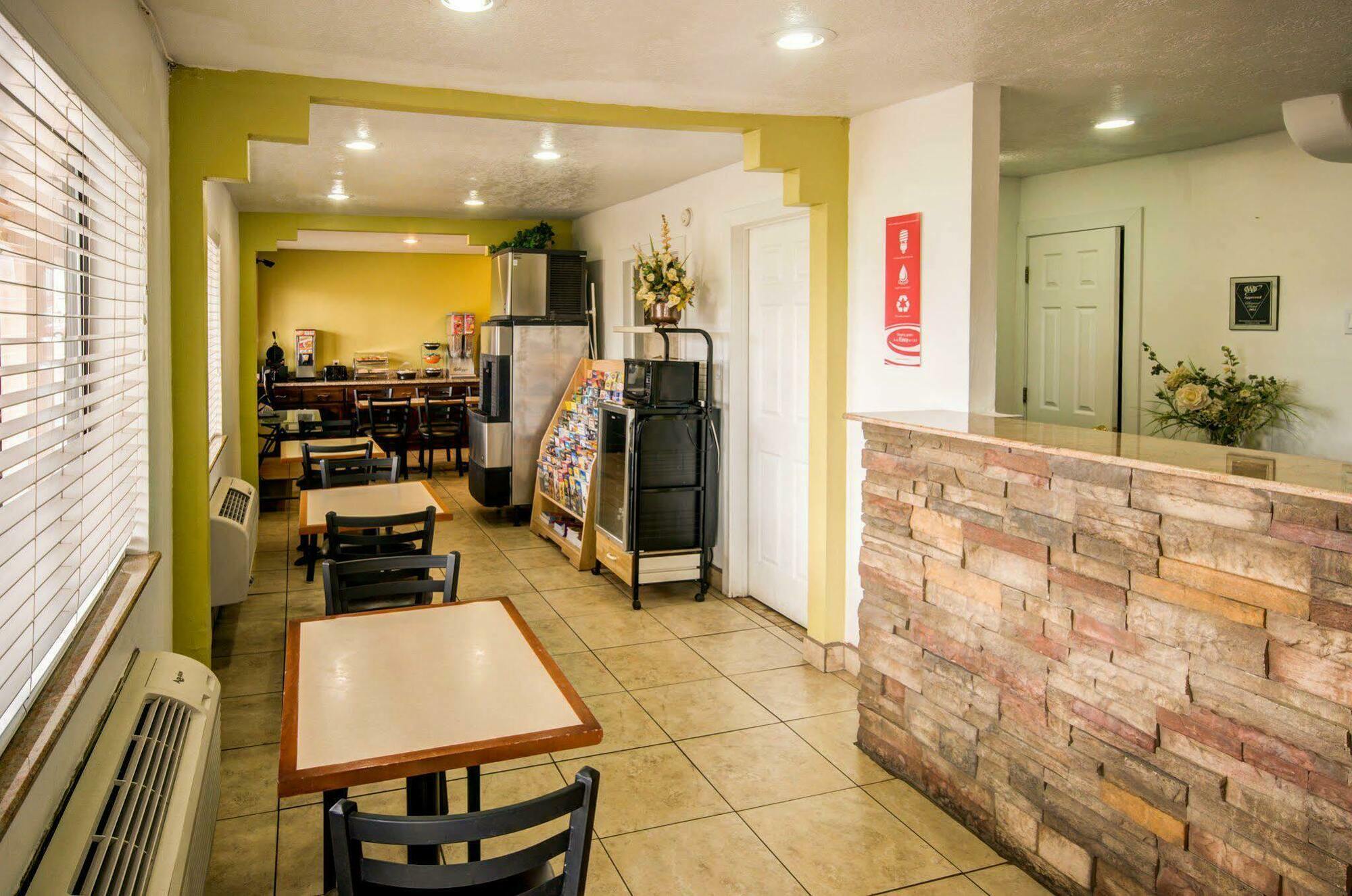 Econo Lodge East Albuquerque Exterior photo